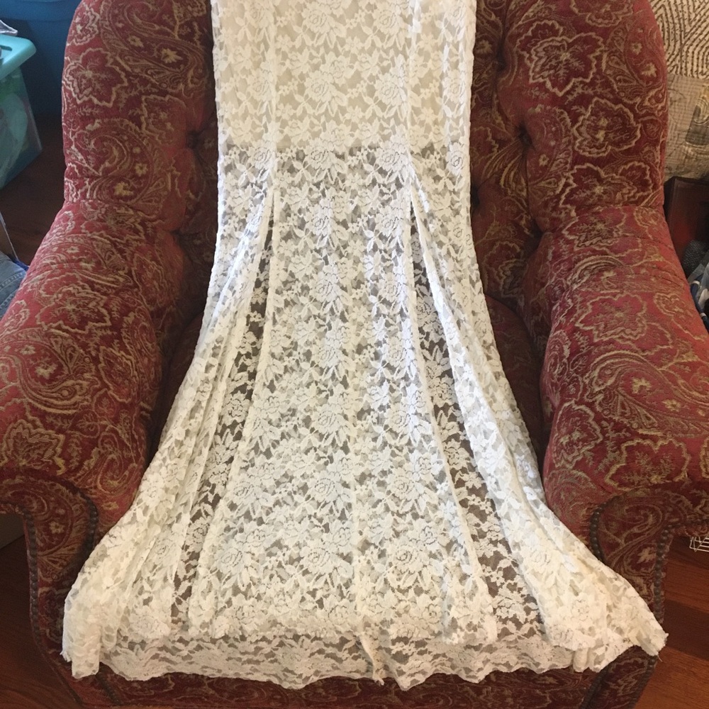 Gorgeous lace skirt!
